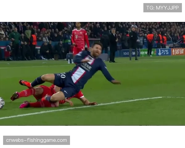 实时:帕瓦尔与对手冲突,主裁经VAR回看后出示红牌 实时:帕瓦尔与对手冲突,主裁经VAR回看后出示红牌